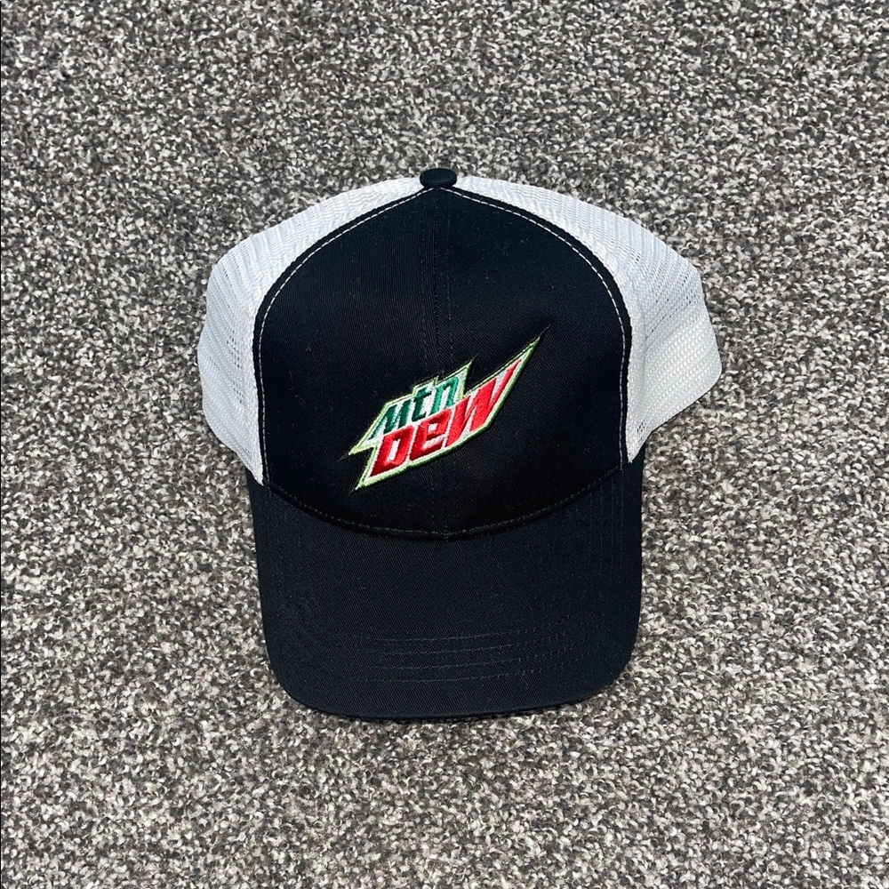 Black & White Vintage Mountain Dew Trucker Hat